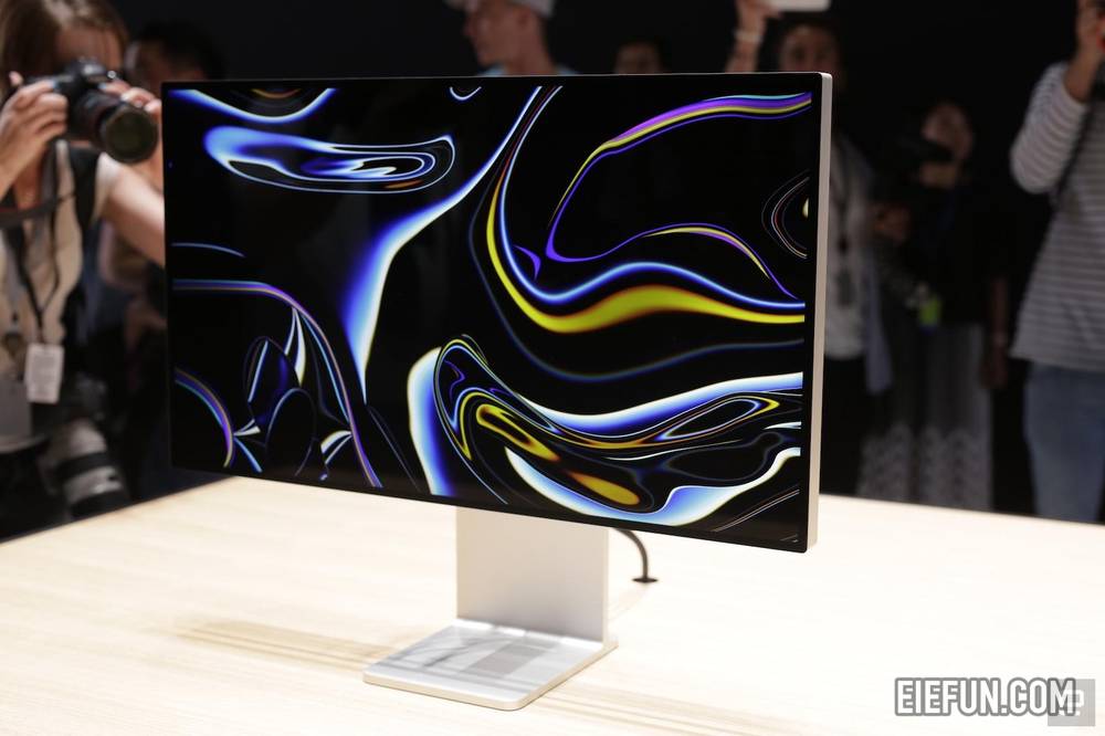 极客FUN 据指 Apple 正开发多款新的 Pro Display XDR 屏幕，M2 款 Mac Pro 要到明年